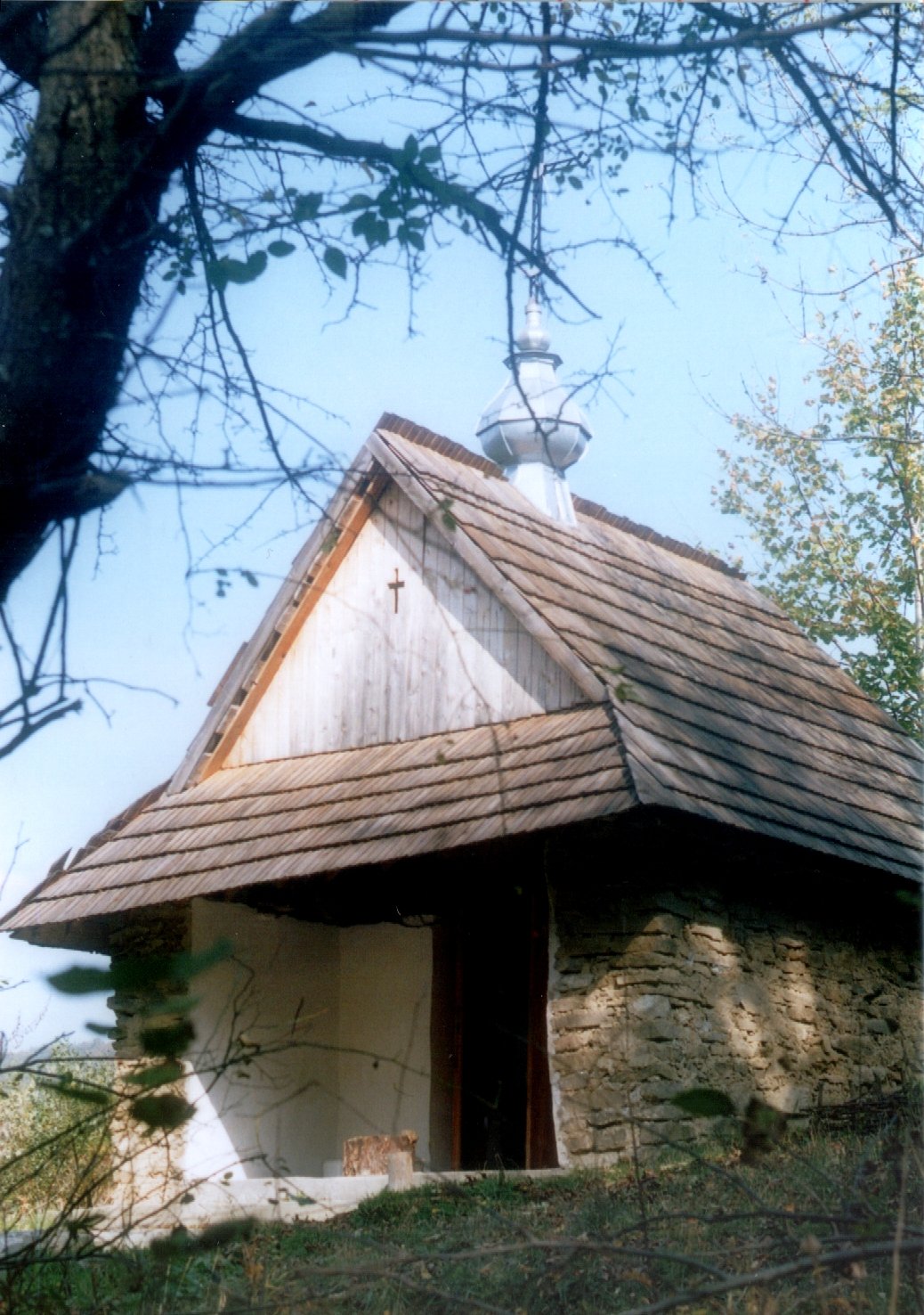 Samochodowy szlak Bieszczady wg Barnaby. Pk 14 Tyskowa kapliczka na przeł Hyrcza